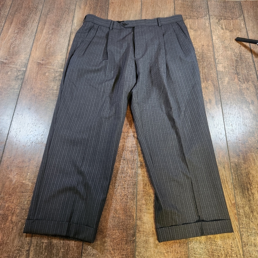 Jos. A. Bank Stays Cool 2 Piece Suit Mens Size 42S 36x25 Charcoal Gray Pinstripe - Picture 10 of 13